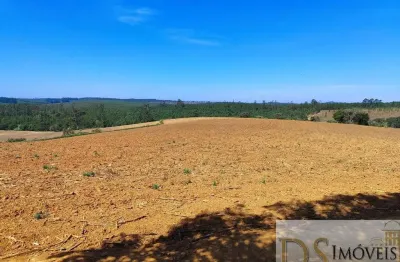 Sítio com granja a venda na região de itapetininga-sp, com 30 alqueires de área total, granja, lavoura, estufas, pasto e mais benfeitorias