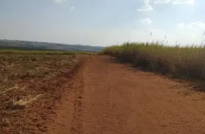 Fazenda com cana na região de presidente prudente-sp, com 512,03 alqueires, topografia semiplana a leve ondulação e terra mista a argilosa