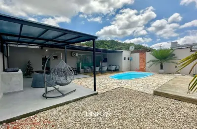 Casa para venda em joinville, costa e silva, 3 dormitórios, 2 suítes, 4 banheiros