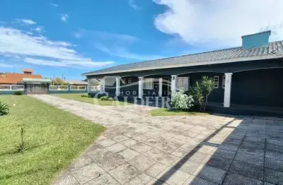 Imóvel pra quem busca bastante espaço pra curtir com a família e os amigos!