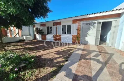 Casa com anexo proximo ao centrinho de nova tramandai, a apenas 9 quadras do mar!!