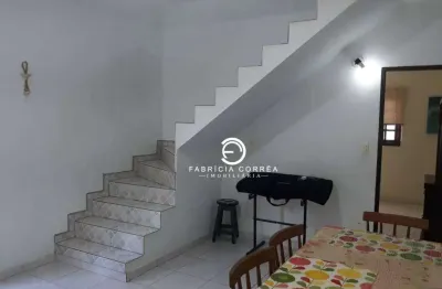 Sobrado espaçoso com estrutura para energia solar e terreno amplo arborizado