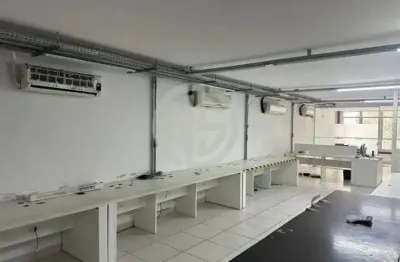 Prédio para alugar na Rua Eliseu de Oliveira, Brooklin, São Paulo