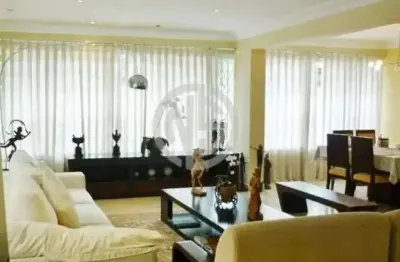 Casa com 3 quartos à venda na Rua Bernardino de Campos, Campo Belo, São Paulo