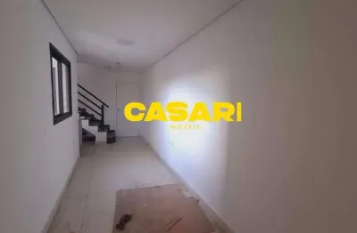 Cobertura Nova à Venda em Santo André – 2 Dorms, Quintal Privativo e Excelente Localização!