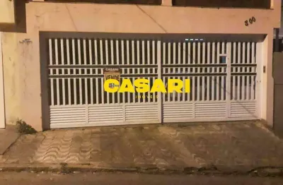 Sobrado com 3 suítes e vagas ampliáveis à venda em bairro arborizado de são bernardo do campo