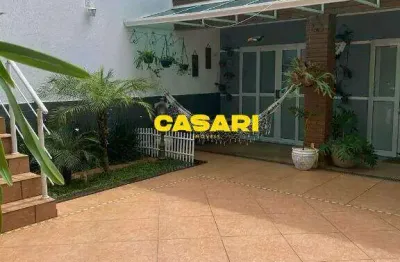 Sobrado com suíte master, edícula e área gourmet à venda – próximo à av. kennedy