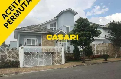 Sobrado com 5 dormitórios, piscina aquecida e segurança 24h – excelente localização