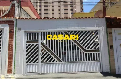 Casa com 2 dormitórios, suíte e área gourmet à venda com 2 vagas em garagem coberta