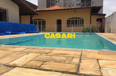 Casa térrea com 4 dormitórios, piscina e amplo terreno à venda – diadema/sp