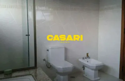 Sobrado com 3 suítes à venda em são bernardo do campo – 1 suíte com hidro, closet e 4 vagas