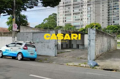 Terreno comercial com estrutura completa e vagas em localização estratégica