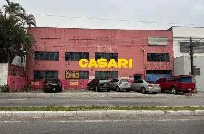Galpão com 1.443 m², pé direito alto e escritório – próximo à rodovia anchieta