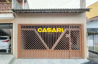 Casa térrea assobradada com 3 dormitórios e área gourmet à venda