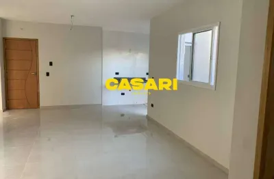 Cobertura com 2 dormitórios, área gourmet e elevador direto – à venda