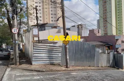 Sobrado com 2 suítes à venda no bairro valparaíso – 3 vagas, porcelanato e excelente localização