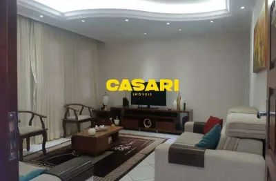 Casa com 2 residências no jardim ocara – 5 dormitórios, área gourmet e 4 vagas – santo andré