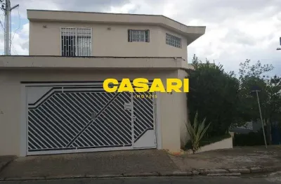 Sobrado 240 m² com 3 dormitórios e área gourmet completa à venda na vila scarpelli - santo andré/sp