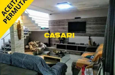 Sobrado à venda com 3 dormitórios e 268 m² no rudge ramos