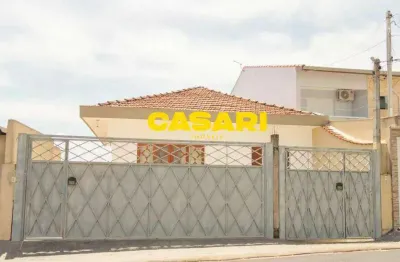 Casa espaçosa com 8 dormitórios e garagem para 5 carros à venda – próxima à av. kennedy