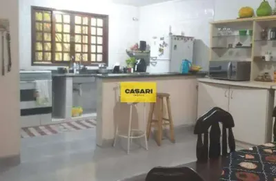 Sobrado 240m² em rua sem saída, com 3 dormitórios e espaço para 2 famílias – jordanópolis