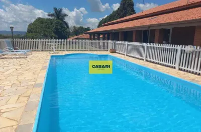 Chácara com 4 suítes, área gourmet, piscina e uma mini cachoeira nos fundos, boituva/sp
