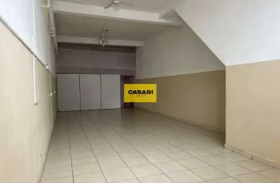Salão comercial de 125m² com pé-direito alto e 1 vaga – próximo à av. do taboão