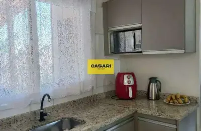 Casa com 2 dormitórios, cozinha com planejados e amplo quintal com garagem para 3 veiculos coberta boituva/sp
