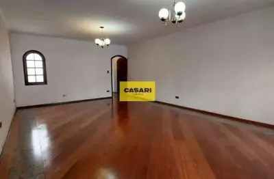 Casa em santo andré com 3 quartos, 1 suíte ,5 vagas de garagem ,área gourmet, localização privilegiada.