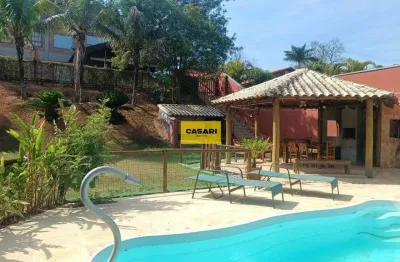 Chácara á venda com 3 dormitórios, sendo 1 suite master, cozinha completa, mezanino com studio, piscina e churrasqueira, campo de futebol, boituva/sp,