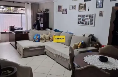 Casa com 2 quartos , quintal ,2 banheiros, área de lazer e fácil acesso ao comércio.