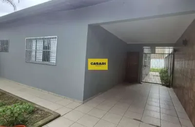 Casa térrea de laje (132m²) reformada, segura, com amplo quintal , 3 quartos (1 suíte) e 3 vagas – bairro dos casas!