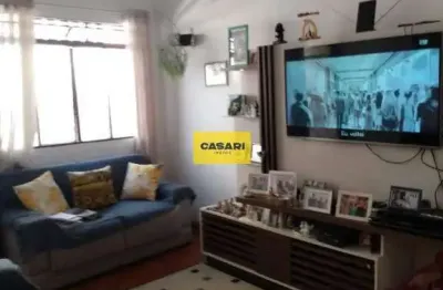 Casa assobradada à venda com 2 dormitórios e 2 vagas de garagem