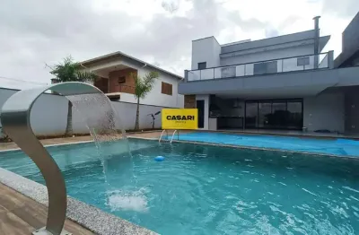 Casa de alto padrão, com 4 dormitórios sendo 2 suítes, área gourmet e ampla piscina, Residencial Solaris-Boituva/SP