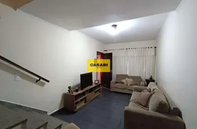 Sobrado 3 Dormitórios em Rua Tranquila – Excelente Localização