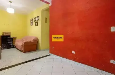 Casa à Venda em São Bernardo do Campo com 2 Dormitórios e Quintal – 152 m²