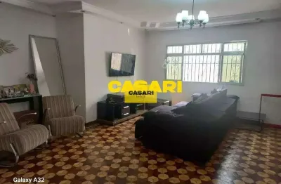 Casa para Locação no Rudge Ramos com 300m², 3 Quartos, Espaço Gourmet e Até 6 Vagas