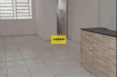 Sobrado comercial com 140m² para locação no Bairro Jardim - Santo André/SP.