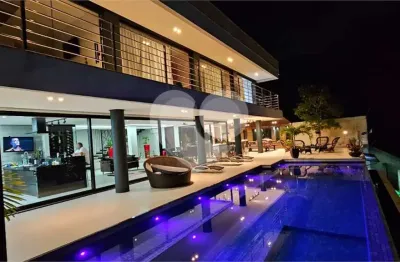 Casa à venda com 4 quartos, sendo 4 suítes,  no centro histórico, porto seguro - ba