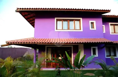 Duplex à venda com 3 quartos, sendo 2 suítes,  no condomínio toko village, porto seguro - ba