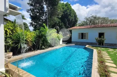 Casa à venda com 4 quartos, sendo 2 suítes,  no centro, santa cruz cabrália - ba