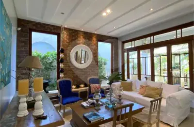 Casa à venda com 4 quartos, sendo 3 suítes,  em estrada do aeroporto, porto seguro - ba