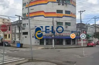 R$ 7 mil. aluguel de loja comercial na vila mathias em santos-sp com 1 sala, 2 banheiros e 220m² de área!