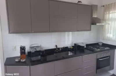 R$ 1.600.000,00 milhões. casa sobreposta à venda em santos-sp, aparecida. 3 quartos, 3 suítes, 5 banheiros, 2 vagas de garagem, 170m². confira já!