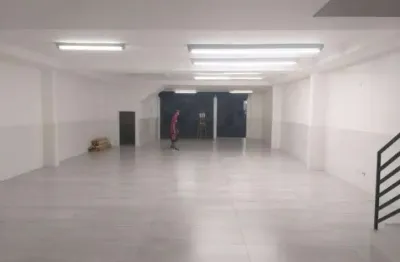 Locação de loja comercial na pompéia, santos-sp: sala com 2 banheiros e 150m² de área