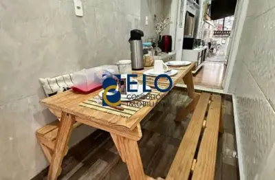 R$ 585 mil ou r$ 5 mil + iptu locação. imperdível! casa à venda em santos-sp, vila mathias: 3 quartos, 1 sala, 2 banheiros, 97,93 m² de área.