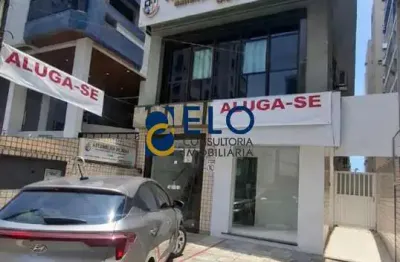 R$ 10 mil. Excelente oportunidade de locação: Loja comercial de 180m² com 4 salas, 2 banheiros e garagem no Boqueirão, Santos-SP!