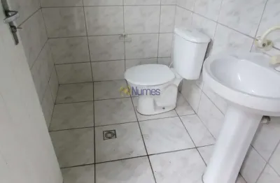 Casa com 3 quartos para alugar na Rua Luís Cardamone, Vila Romero, São Paulo