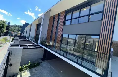 Imperdível casa de luxo com 3 quartos, 3 suítes e 3 salas no américa, joinville-sc