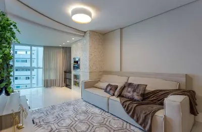 Luxuoso apartamento à venda no centro de balneário camboriú-sc: 3 quartos, 3 suítes, 3 salas, 4 banheiros, 3 vagas de garagem, 209m².